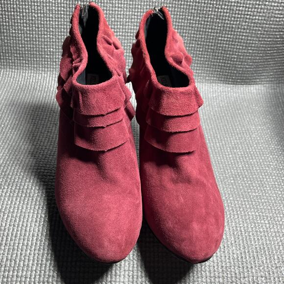 Kelsi Dagger Dorothy Booties Womens Size 8.5 Pink‎ Suede Leather Ruffle Stiletto - Picture 2 of 9